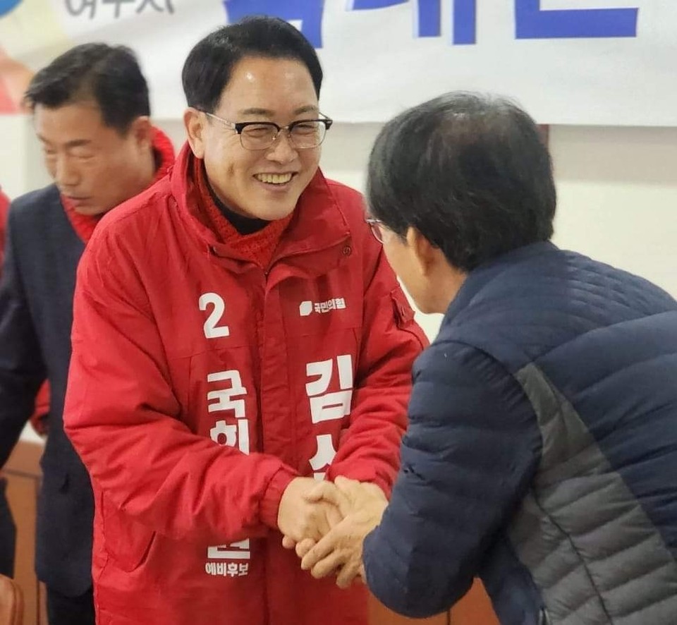 4.10 총선 여주·양평 선거와 관련 총 5명이던 예비후보가 김선교, 이태규로 압축된 가운데 상대편 지지선언을 두고 예민한 신경전이 벌어지고 있다. 사진은 김선교 예비후보. (사진=김선교 예비후보 페이스북)