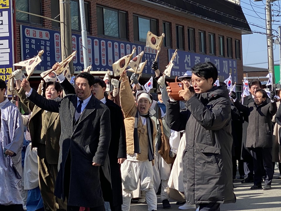 광주시가 제105주년 삼일절인 1일 곤지암읍 만선리 일대 거리에서 3·1만세운동을 재현하는 거리 행진을 펼쳤다. (사진=장은기 기자)