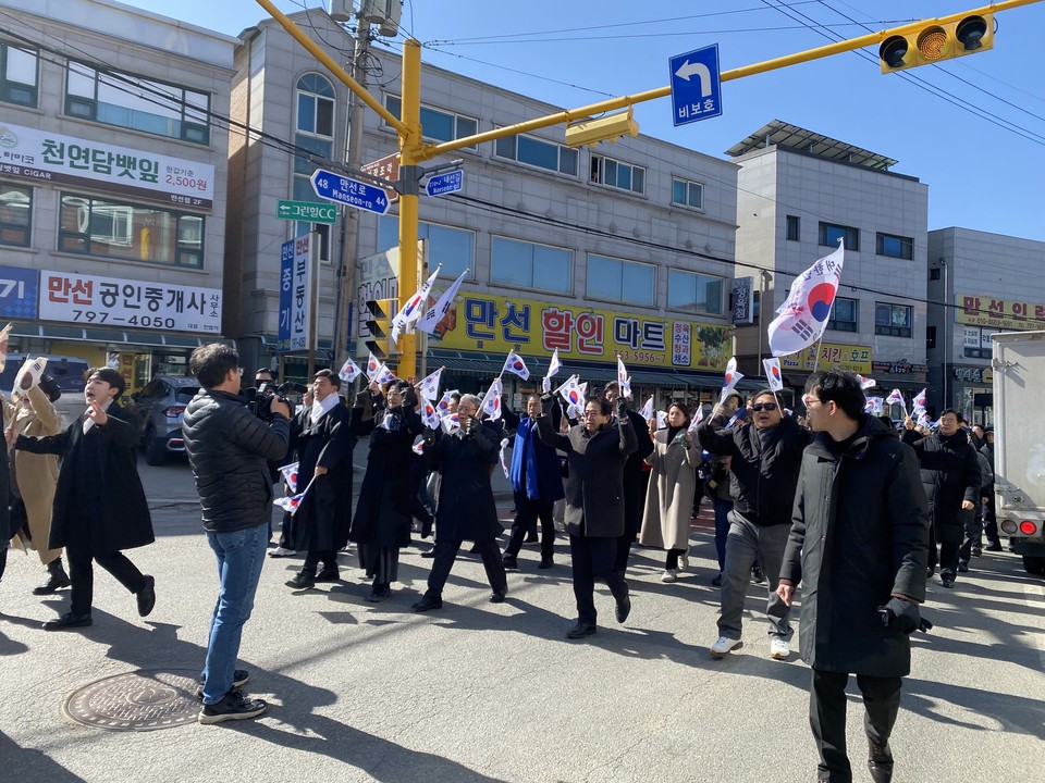 광주시가 제105주년 삼일절인 1일 곤지암읍 만선리 일대 거리에서 3·1만세운동을 재현하는 거리 행진을 펼쳤다. (사진=장은기 기자)