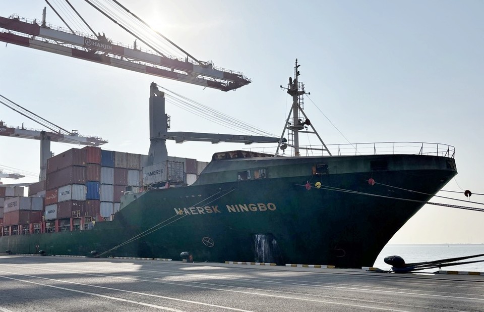인천항만공사는 외국적 선사 머스크(Maersk)가 인천항에서 ‘PH5’ 서비스를 4일부터 운영 개시했다. 사진은 머스크 닝보호. (사진제공=인천항만공사)