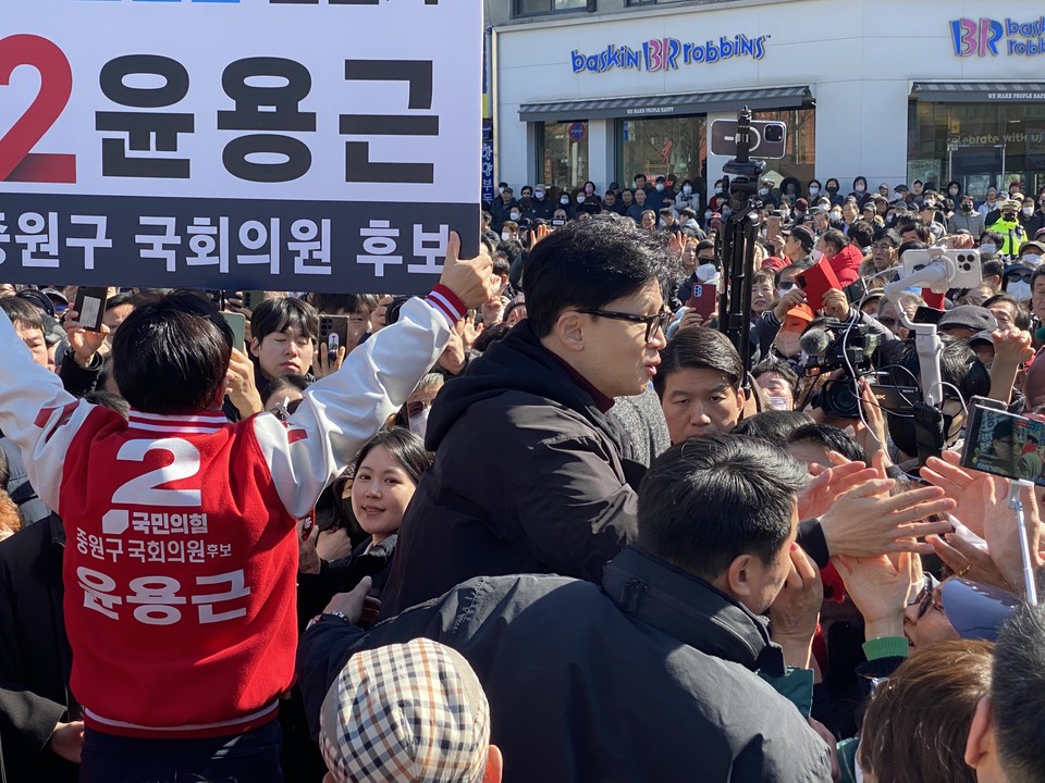 한동훈 국민의힘 비상대책위원장이 8일 이재명 더불어민주당 대표의 정치적 고향인 성남을 찾아 "민주당이 장악해 온 국회를 탈환해 성남시민을 위한 재건축·재개발에 대한 규제를 획기적으로 풀겠다"고 밝혔다. (사진=장은기 기자)