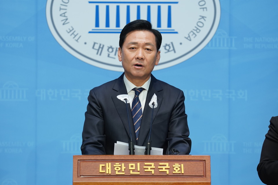성남시 분당갑 후보 이광재 더불어민주당 공동선거대책위원장이 의과대학 증원 관련, “의료계와 정부의 대타협 골든타임이 지나가고 있다”며 우려를 나타냈다. (사진제공=이광재후보캠프)