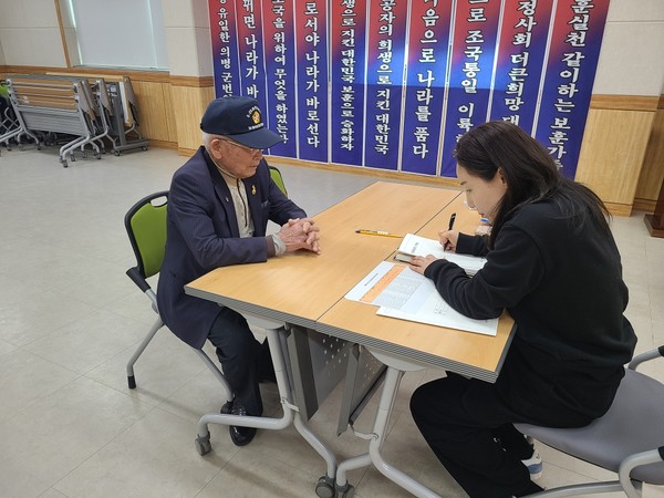 포천시가 보훈회관에서 보훈회원을 위한 찾아가는 치매선별검사를 실시한다. (사진제공=포천시청)