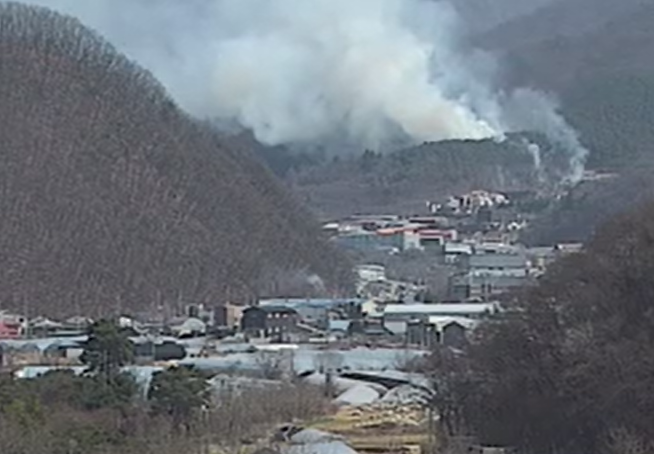 1일 오후 2시11분께 광주시 초월읍 무갑리 276-10에서 산불이 발생돼 산림당국이 진화 중이다. (사진제공=산림청)