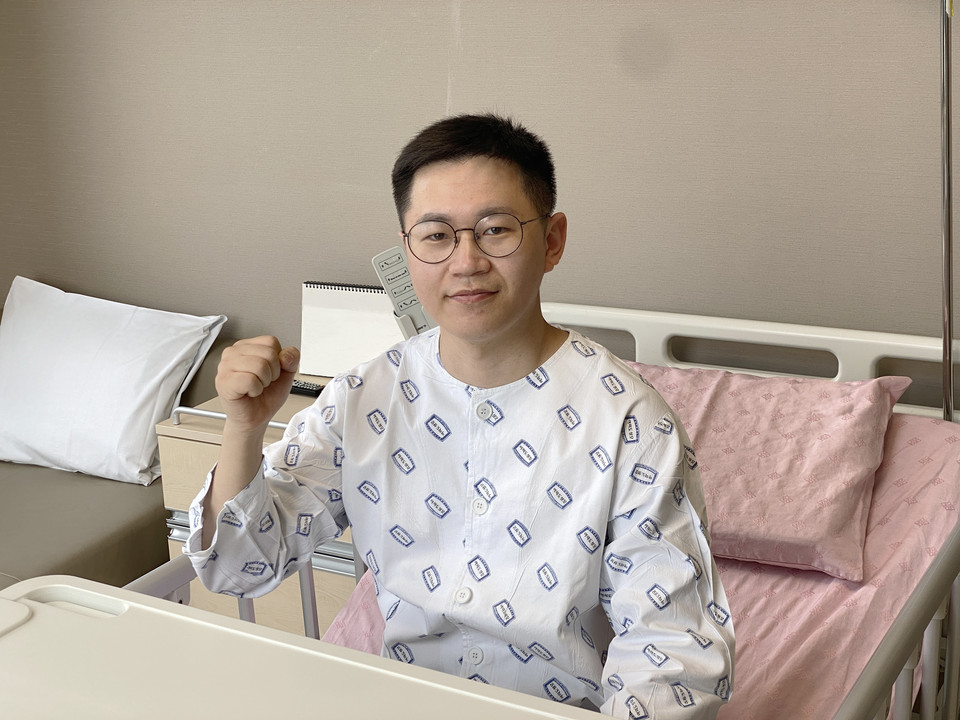육군 17사단 태풍대대 소속 응급구조부사관 박도훈(29) 하사가 혈액암 환자를 위해 조혈모세포를 기증한 사실이 뒤늦게 알려져 훈훈한 감동을 주고 있다. 조혈모세포를 기증한 박도훈 하사. (사진제공=육군 17사단)
