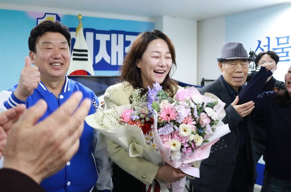 더불어민주당 안양동안구을 이재정 후보가 3선 도전에 성공했다. (사진제공=이재정 후보 캠프)