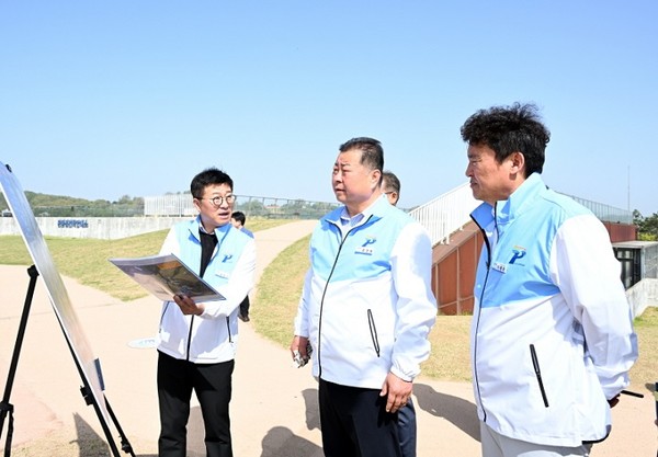 1400만 경기도민이 하나 되는 화합과 축제의 장을 여는 도민체전, ‘경기도종합체육대회 2024 파주’ 개막이 초읽기에 들어갔다. 사진은 경기도체육대회 사전 현장점검. (사진제공=파주시청)