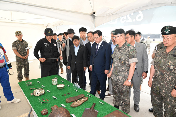 양주시가 5월 가정의 달을 맞아 각기 다른 주제로 시민과 관광객의 발걸음을 사로잡고 있다. 사진은 2023드론봇 페스티벌. (사진제공=양주시청)