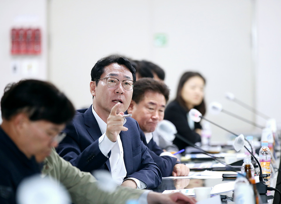 화성시가 2일 화성시근로자종합복지관 세미나실에서 ‘병점역 복합환승센터 타당성평가 및 개발계획 용역’ 최종보고회를 개최했다. (사진제공=화성시청)