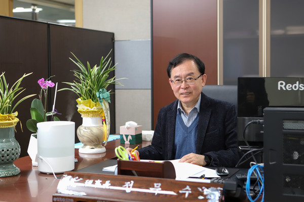 전무수 이사장은 “소상공인 경영위기가 심각한 수준”이라며 “코로나19 확산기간 동안 집중적으로 공급된 보증이 경기침체가 장기화되면서 부실발생 역시 급격하게 증가하고 있다”고 했다. (사진제공=인천신용보증재단)