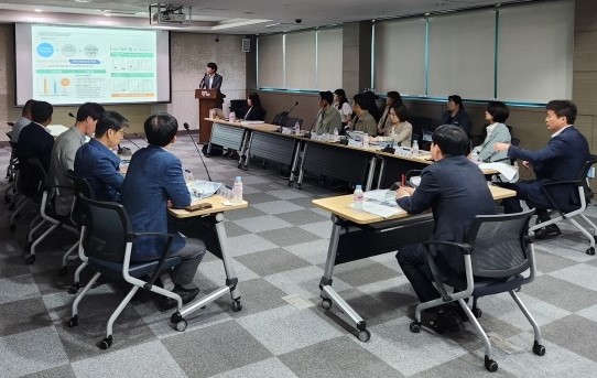 파주시는 ‘DMZ 평화관광’을 위해 이 곳을 찾는 관광객들의 불편을 개선키 위해 온라인 사전 예약시스템을 도입, 앞으론 온라인 신청자들에 한 해 관광을 허용할 방침이다. (사진제공=파주시청)