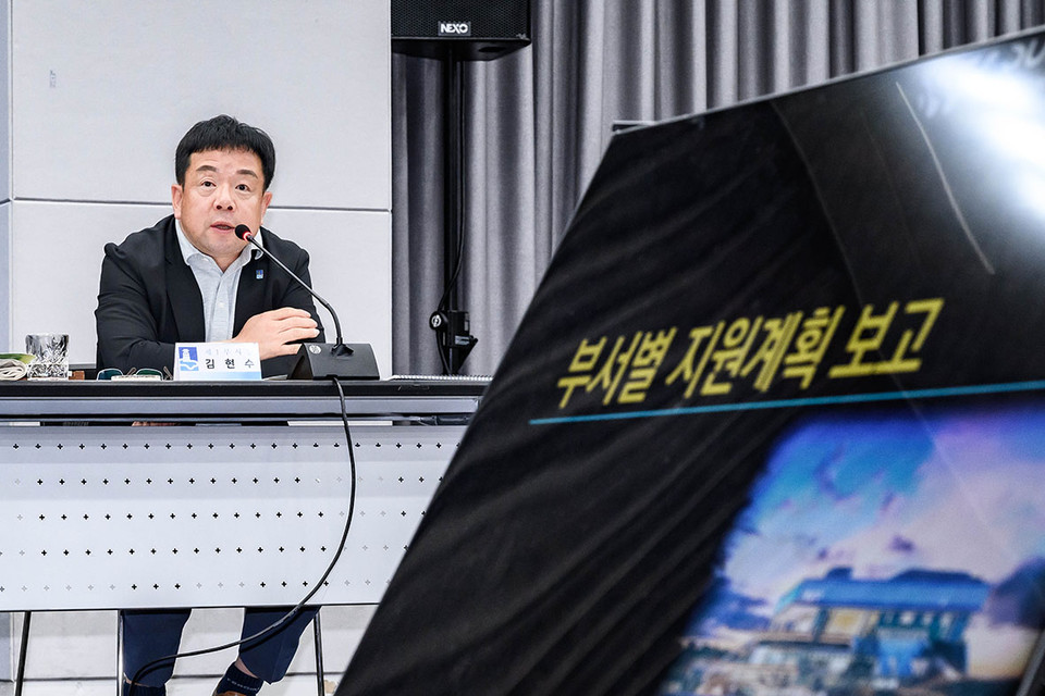 수원시가 23일 시청 중회의실에서 ‘2025 ITS 아태총회 수원시 실무지원단 지원계획 보고회’를 열고, 분야별 지원 계획을 공유했다. (사진제공=수원시청)