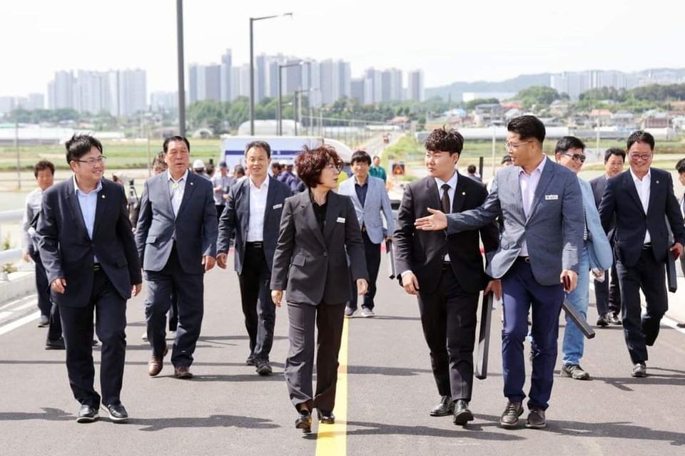 안성시 공도-미양 간 2차선 도로가 준공됐다. (사진=김보라 안성시장 페이스북)