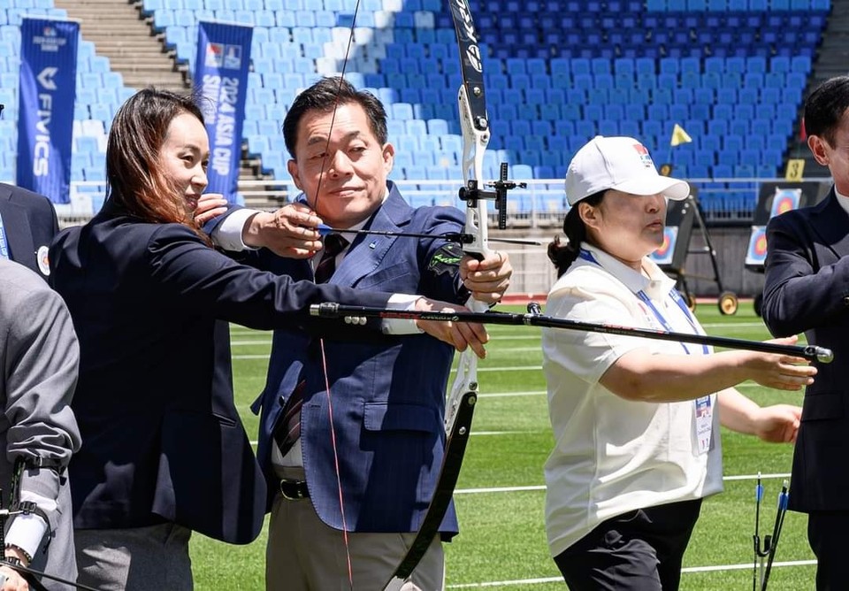 수원월드컵경기장에서 3일 시작된 아시아 신궁들의 각축장 ‘2024 아시아컵 3차 국제양궁대회’가 본격 개막했다. 이 대회는 수원에서 열리는 첫 국제양궁대회다. (사진=이재준 수원시장 페이스북)
