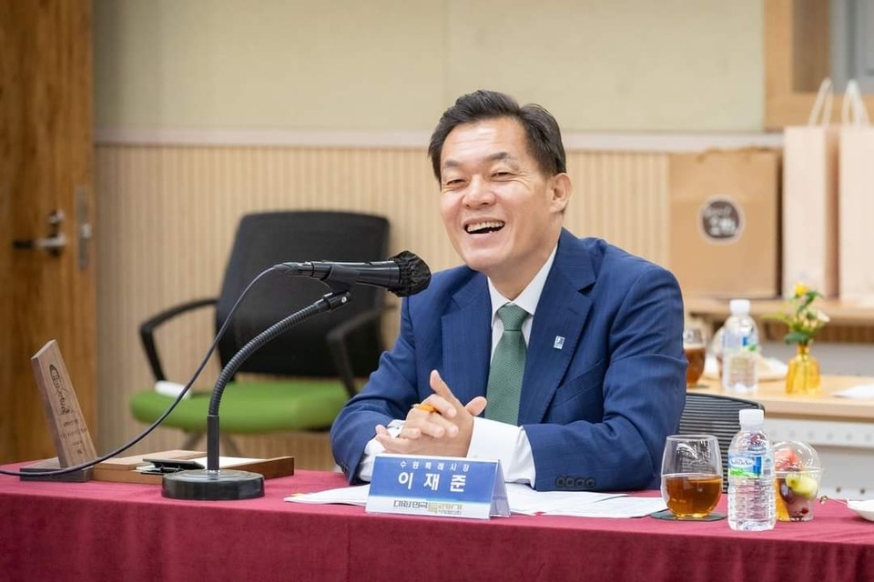 대한민국 특례시시장협의회 대표회장으로 선임된 이재준 수원시장이 ‘특례시 바로 세우기’에 박차를 가하겠다고 밝혔다. (사진=이재준 수원시장 페이스북)