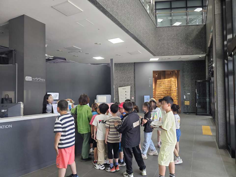 19일 오전 11시50분께 인천지역 초등학생 20여명이 인천시 계양구에 위치한 계양산성박물관을 찾았다. (사진=이복수 기자)