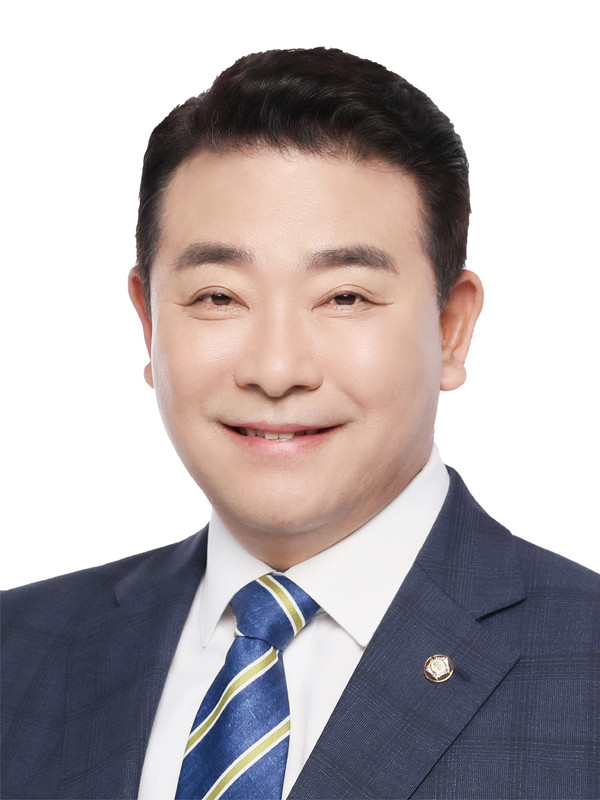 국회 예산결산위원장인 민주당 박정 의원은 날로 교묘해진 보이스피싱 피해자 보호를 위한 ‘전기통신금융사기 피해 방지 및 피해금 환급에 대한 특별법’ 개정안을 대표발의했다. (사진제공=박정 의원실)