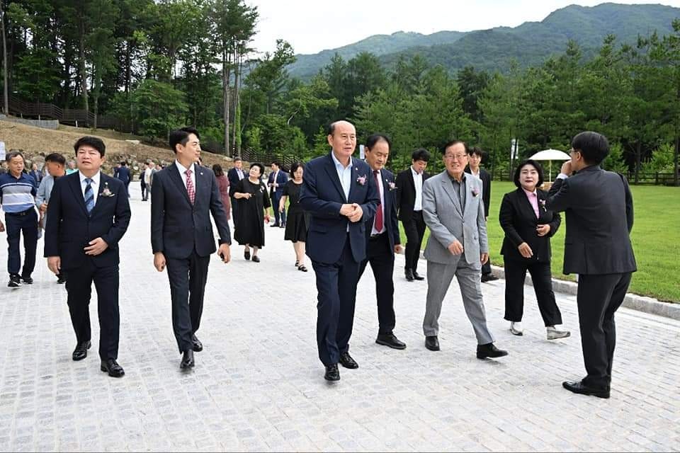 동두천시민의 중심 시설이 될 왕방산 자연휴양림 내 어울림·림스파·트리탑데크로드가 본격 개장했다. (사진=박형덕 동두천시장 페이스북)