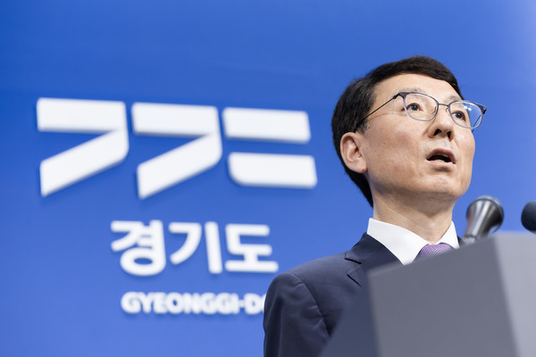 경기도 김성중 행정1부지사는 10일 기자회견을 열고 K-컬처밸리 사업 관련 구체적 협약해제 사유와 함께 향후계획을 설명하고 있다. (사진제공=경기도청)