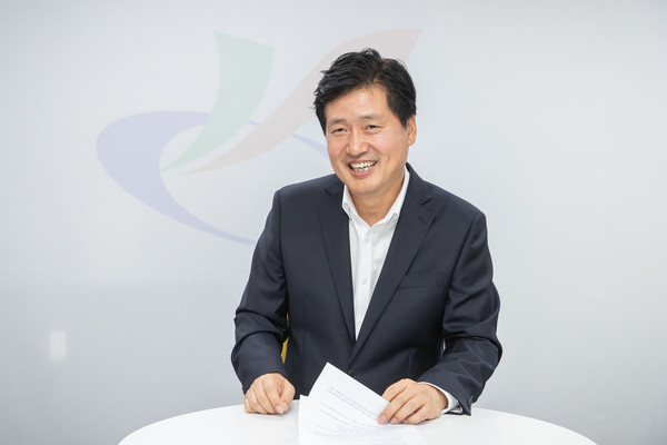 강범석 서구청장이 취임 후 2년간, 사회적 약자들이 안심하고 살 수 있는 서구를 만드는 데 총력을 기울이고 있다. 사진은 강범석 인천 서구청장. (사진제공=인천 서구청)
