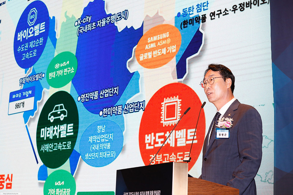 화성시가 민선8기 전반기 2년 간 국내외 앵커기업으로부터 10조8억원 상당의 투자 유치 성과를 달성해 정명근 화성시장의 ‘임기 내 20조 투자 유치’ 목표에 청신호를 밝혔다. 사진은 정명근 화성시장. (사진제공=화성시청)