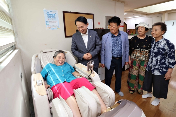 인천 동구, 관내 경로당 38개소에 안마의자 지원
