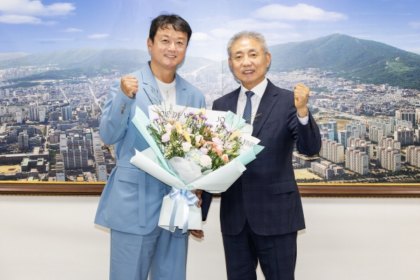 윤환 계양구청장, 파리올림픽 양궁 국가대표팀 박성수 감독에 축하와 격려