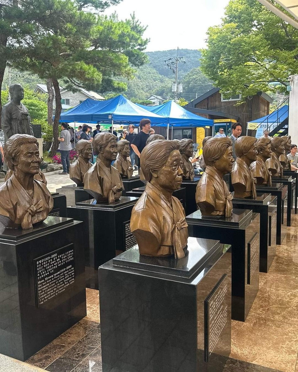일본 위안부피해자 할머니들을 위한 기림의날 행사에 참석한 왕정훈 광주시의원이 "오늘의 기억과 반성이 미래세대에게 역사적 교훈을 제공하고 나아가 인권 침해를 방지하는데 기여할 것"이라고 밝혔다. (사진=왕정훈 광주시의원 페이스북)