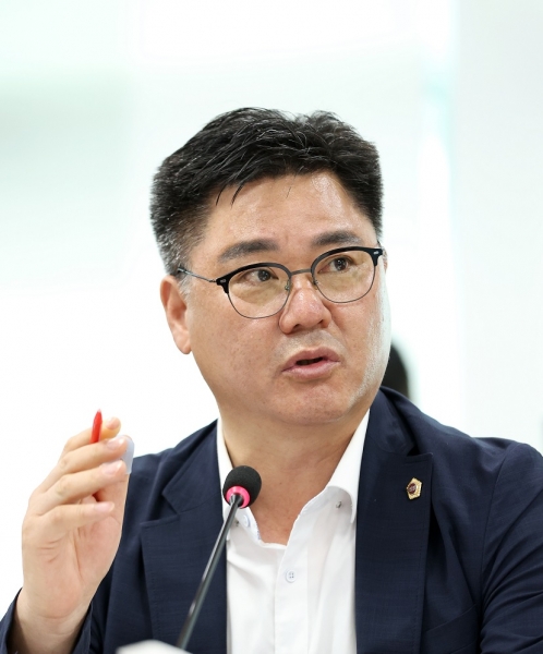 경기도 학교 교복지원 방식 변경 재추진…정하용 의원 대표발의