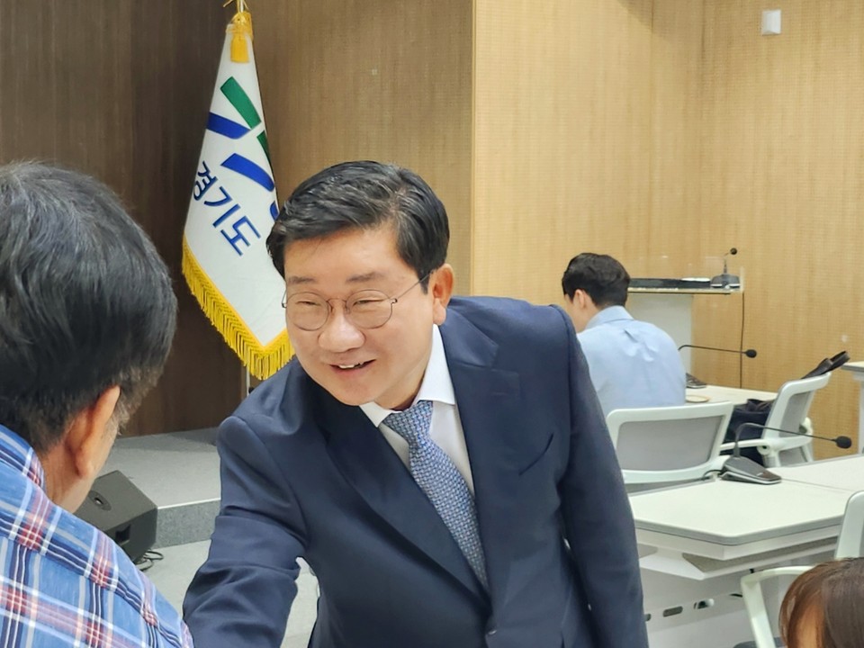 경기도 도정자문위원회 위원장에 위촉된 전해철 전 더불어민주당 의원은 “(경기북부는) 환경, 군사 여러 면에서 제약이 많다”며 “김동연 경기도지사가 2년간 노력해 온 것이 아주바람 직하다”고 경기도 분도에 긍정적인 모습을 보였다. (사진=김유정 기자)