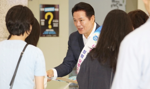 안양시, 직원 출근길에 ‘반부패·청렴 실천 캠페인’ 펼쳐