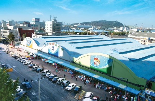 “인천종합어시장에서 우리 수산물로 추석 준비하고 온누리상품권 받아요”