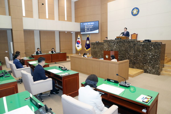 이천시의회가 4일 본회의장에서 제248회 임시회 개회식을 갖고 9일간의 의사일정에 들어갔다. (사진제공=이천시의회)