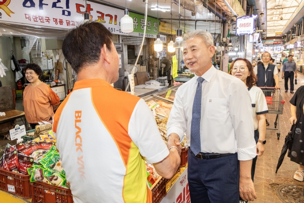 윤환 계양구청장, 추석 명절 맞아 전통시장 방문