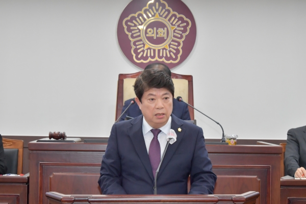 김재수 동두천시의원이 여름철 무더위로부터 시민을 보호하기 위한 아이디어들을 제시했다. (사진제공=동두천시의회)