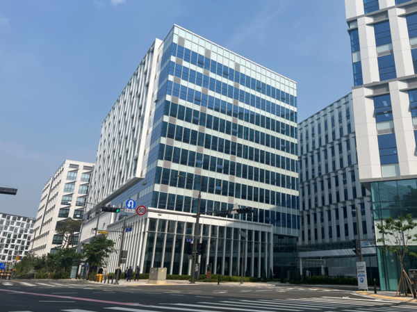 경기주택도시공사(GH)는 판교 글로벌비즈센터에 광운대학교와 한국전자기술연구원(KETI)를 유치하는데 성공해, 제2판교 단지 내 산·학·연 클러스터 조성의 발판을 마련했다. 사진은 경기주택도시공사 전경. (사진제공=경기주택도시공사)