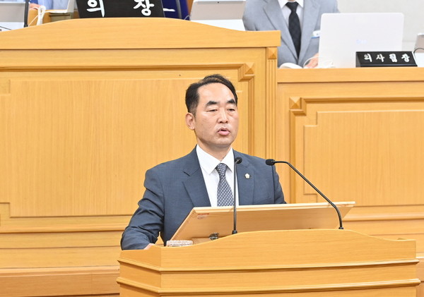 사진은 더불어민주당 최유각 의원이 ‘제249회 임시회’에서 5분 자유발언을 하고 있는 모습.