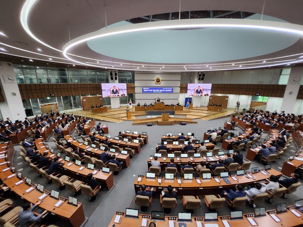 경기도의회 제377회 임시회 1차 본회의 개회 2일 오전 경기도의회 제377회 임시회 1차본 회의가 열린 가운데 이번 임시회는 각종 조례안과 경기도 제1차 추가경정예산안을 다루게된다. (사진=김유정 기자)