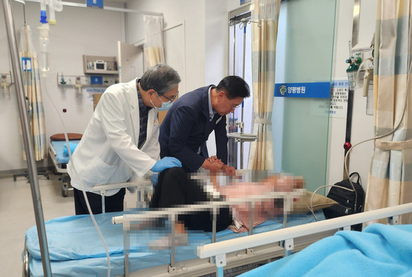 전진선 양평군수가 13일 군민들이 안전하고 건강한 명절을 보낼 수 있도록 관내 응급의료기관과 지역의사회 등 의료 현장을 방문해 응급의료체계 가동상황을 특별 점검했다. (사진제공=양평군)