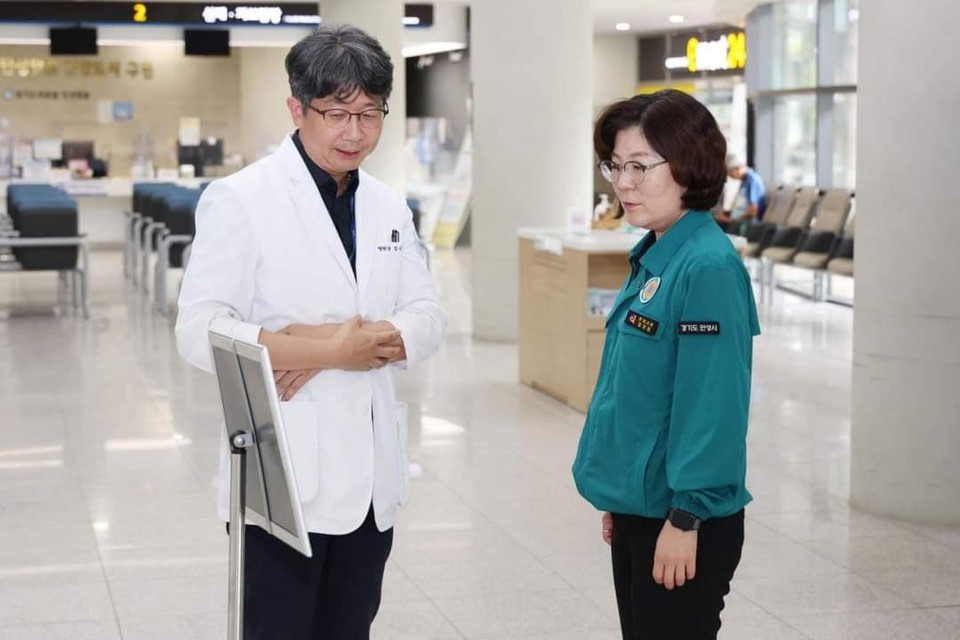 김보라 안성시장이 추석연휴도 반납하고 다양한 분야에서 일하고 있는 곳을 찾아 감사인사를 전했다. (사진=김보라 안성시장 페이스북)