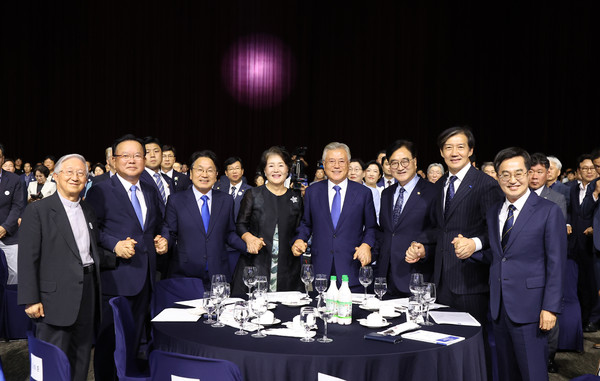 경기도는 김동연 지사가 광주에서 문재인 전 대통령을 만났다고 20일 밝혔다. (사진제공=경기도)