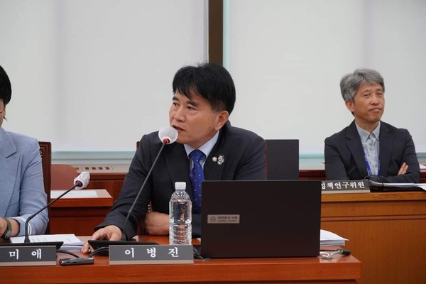 최근 5년간 농림축산식품해양수산위원회 소관 부처 공무원들이 품위유지 의무 위반으로 총 390건의 징계를 받은 것이 확인됐다. 사진은 이병진 의원. (사진=이병진 의원 페이스북)