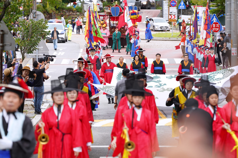 광주시가 올해로 세계유산 UNESCO 등재 10주년을 맞은 남한산성에서 ‘제29회 광주시 남한산성문화제’를 오는 10월3일부터 6일까지 남한산성도립공원에서 개최한다. (사진제공=광주시청)<br>