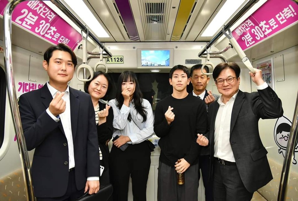 김병수 김포시장이 김포골드라인 증편과 관련 “경기도의 인식을 지적하며 하루라도 빨리 서울과 통합하는 것이 김포시민에게 이로울 것”이라고 밝혔다. (사진=김병수 김포시장 페이스북)