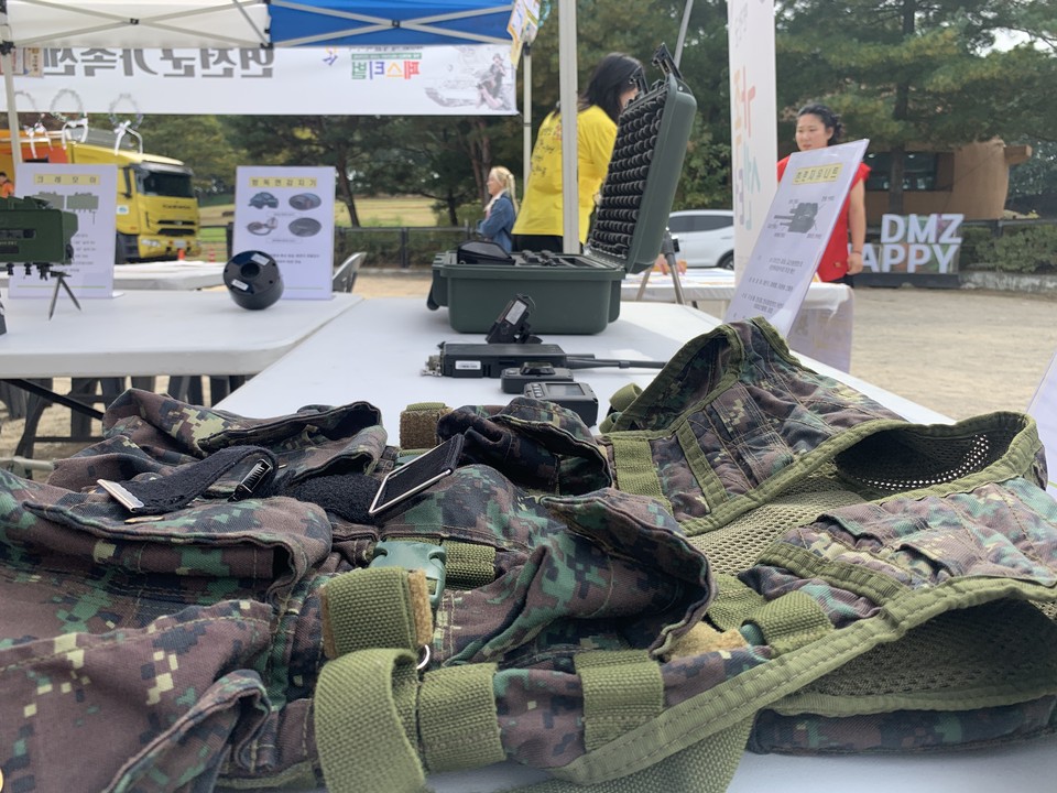 13일 오전 11시30분께 연천군 전곡리 선사 유적지 주차장에서 개최된 ‘제8회 세계 밀리터리 LOOK 페스티벌’ 현장을 사진에 담아 봤다. (사진=오기춘 기자)