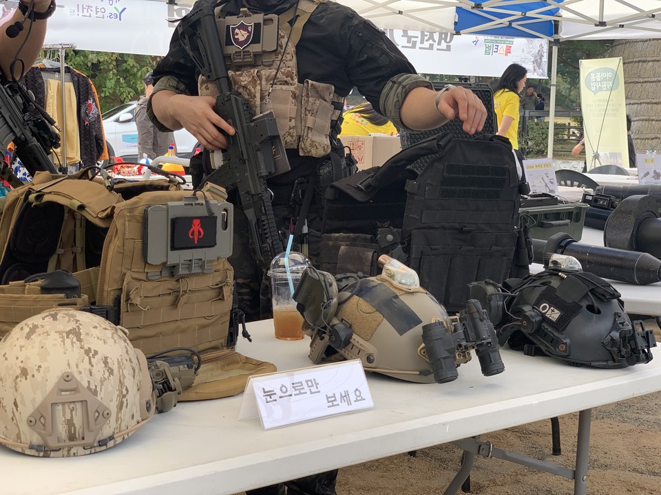 13일 오전 11시30분께 연천군 전곡리 선사 유적지 주차장에서 개최된 ‘제8회 세계 밀리터리 LOOK 페스티벌’ 현장을 사진에 담아 봤다. (사진=오기춘 기자)