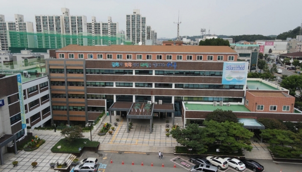 아이를 집에 혼자 둘 수 없어 고민이라면?