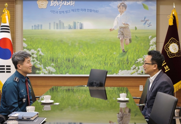 강정구 평택시의회 의장, 평택경찰서장 접견