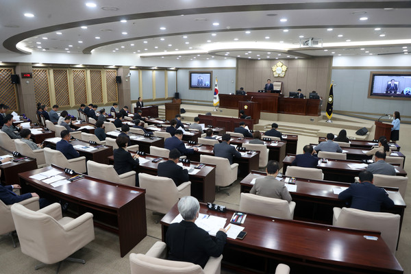 수원특례시의회가 15일 제387회 임시회 제1차 본회의를 열고 11일 간의 의정활동에 돌입했다. (사진제공=수원시의회)