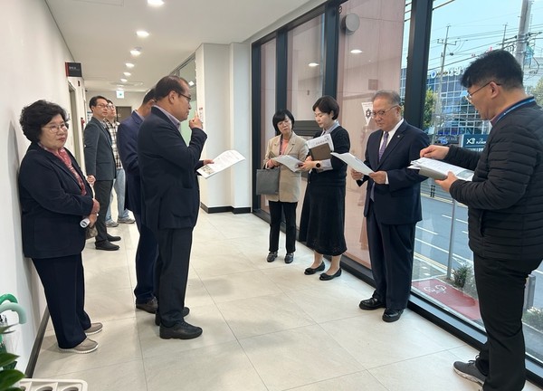 인천 미추홀구 공약이행평가단은 22일 미추홀구의 공약 추진 현장을 방문해 이행 상황을 점검했다. (사진제공=미추홀구)